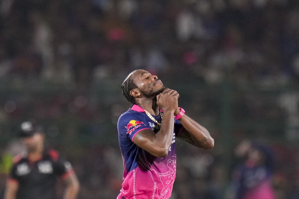 Jofra Archer ने फेंका 11 गेंदों का ओवर, 18 रन लुटाकर गुस्से में दिखा RR पेसर