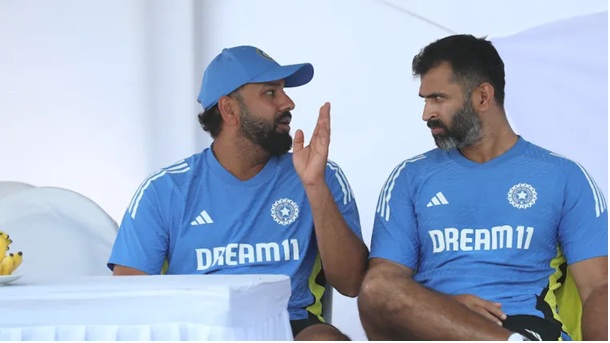 “क्या मिडिल स्टंप उड़ाया बे…” Rohit Sharma ने Abhishek Nayar की नकल उतारी, देखें वीडियो
